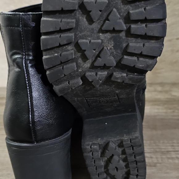 Boots - Picture 2 of 3